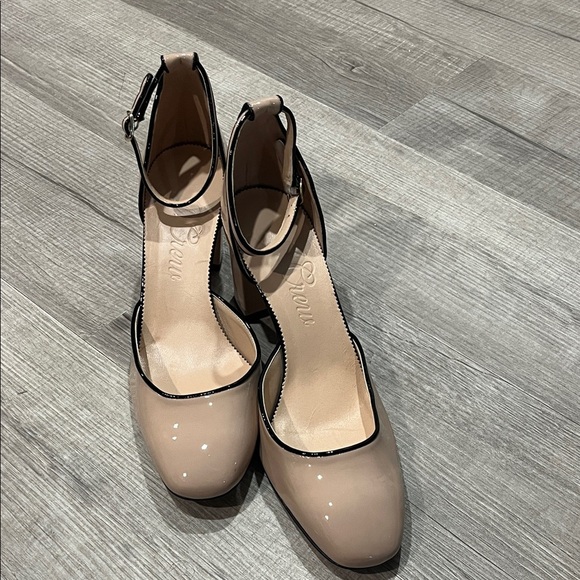 J. Crew Nude Patent Leather Heels - Picture 2 of 8